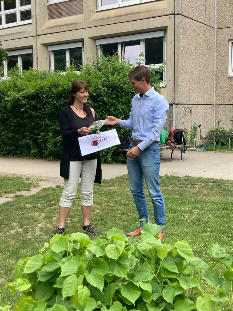 2022 05 23 KiFaZ Guetesiegeluebergabe - FiZ Leipzig